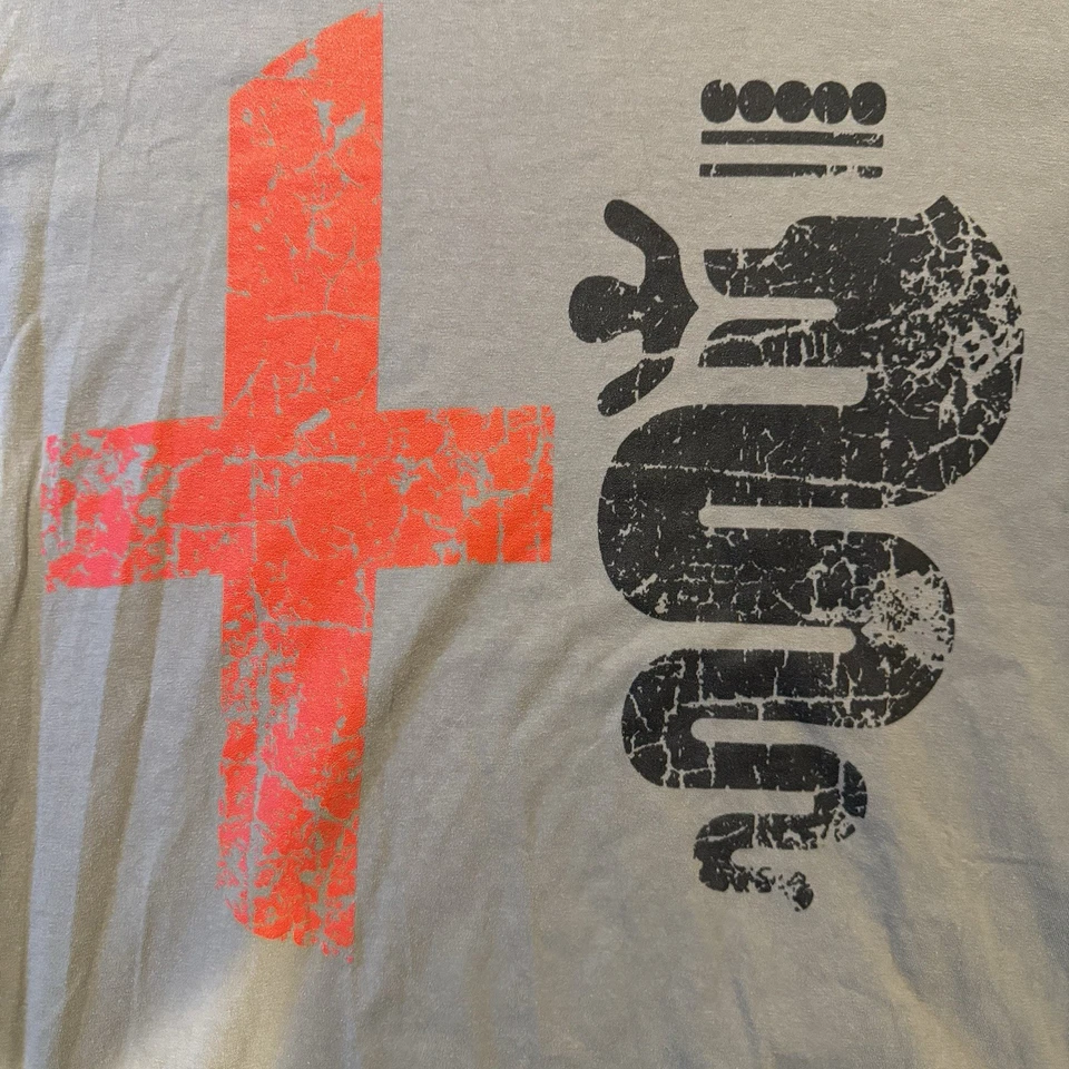 Camisa gris con logotipo de carreras Alfa Romeo XXL para hombre Foto 1 de 4