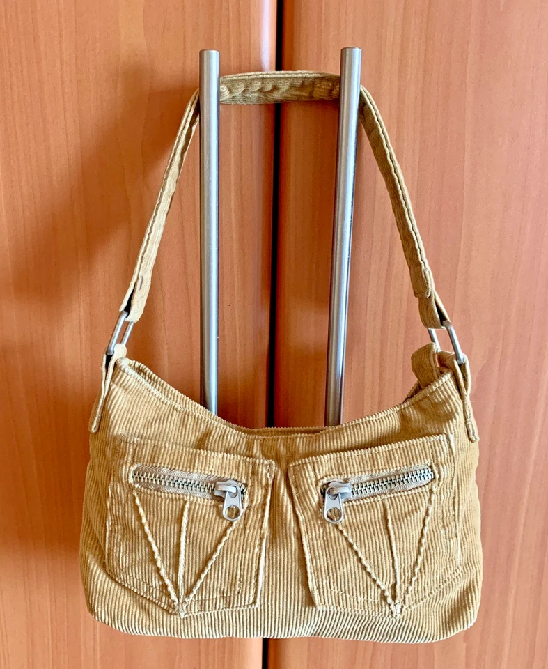 "Minibolso para mujer Old Navy terciopelo beige cierre de cremallera 3 bolsillos 10""x 5,5""x 2""" Foto 1 de 4