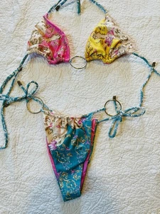 Neu mit Etikett Agua Bendita Filipa-Egle Cardumen blau Blumenmuster Triangel-Bikini-Set. Gr. XL. - Bild 1 von 4