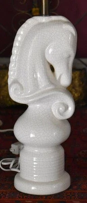 FAB СЕРЕДИНЫ ВЕКА СОВРЕМЕННЫЙ ЛОШАДЬ РЫЦАРЬ ШАХМАТНАЯ ФИГУРА НАСТОЛЬНАЯ ЛАМПА ПОТРЕСКАВШАЯСЯ ОТДЕЛКА #1 - Изображение 1 из 4