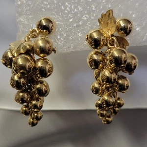 Vintage Gold tone Bunch Of Grapes Earrings with gold tone Leaves - Picture 1 of 6