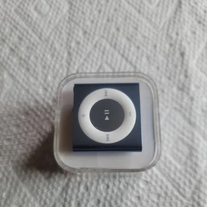 Apple iPod PC751LL/A shuffle 4th Generation - Blue (2GB) - Picture 1 of 9