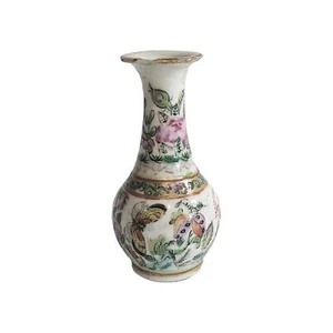 An Antique Chinese Famillie Rose Porcelain Miniature Bud Vase A/F - Picture 1 of 6