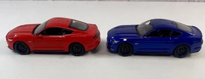 *BRAND NEW* Welly 1:24 2 Diecast Cars 2015 Ford Mustang GT 5.0 Red Blue No Mirro - Image 1 of 4