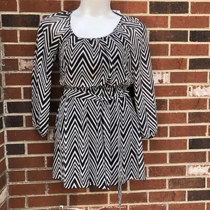 speechless Medium black and white chevron print casual dress with tie waist - Picture 1 of 6