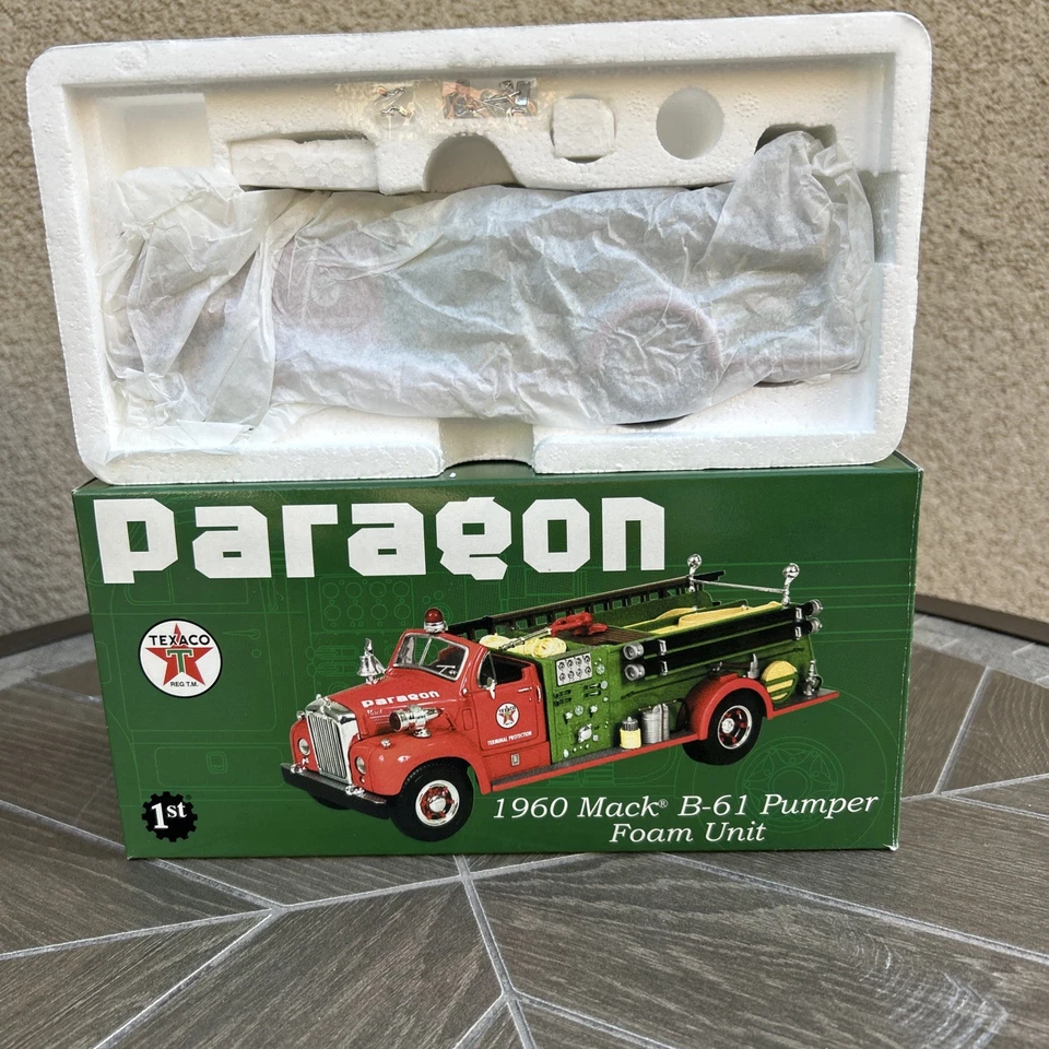 Texaco 1960 Mack B-61 Fire Truck Pumper Paragon Oil First Gear 1/34 #19-2368