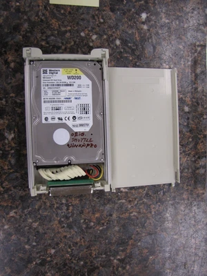 Western Digital WD200BB-00AUA1 Caviar 20GB 7200RPM EIDE 3.5-Inch W/WIN XP PRO 98 - Image 1 of 4