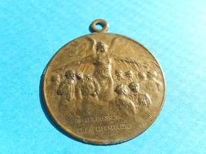 MEDAILLE laiton JOURNEE POILU MILITAIRES WWI BLESSES TUBERCULOSE SIGNEE LALIQUE - Imagen 1 de 4