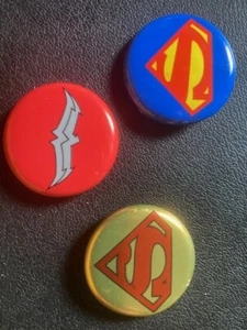 Set of 3 DC Comic NYCC buttons pins Superman Wonder Woman - Picture 1 of 3