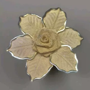 Precioso broche de malla de alambre con acabado dorado rosa - Imagen 1 de 3