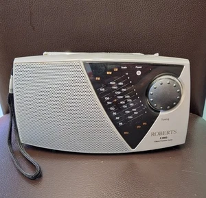 Roberts Radio Portable 3-Band FM Radio Battery-Operated R9903 Intact And Working - Picture 1 of 6