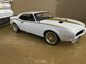 ACME 1:18 Die Cast 1968 Firebird Street Fighter weiß und gold  - Bild 1 von 8