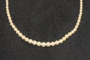 Vintage 16 1/2" ZOLL LANGE ABGESTUFTE KUNSTPERLEN-HALSKETTE MIT 10K WEISSGOLD-VERSCHLUSS - Bild 1 von 8