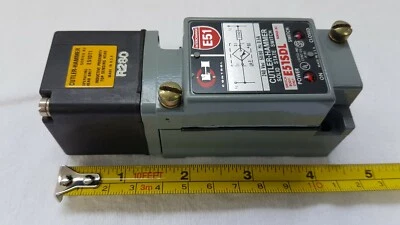 Cutler-Hammer E51SDL Solid State Switch - 250VAC 50/60Hz 0.5A - Unused  - Image 1 of 4