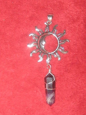 EE. UU. WICCA PAGANO NUEVO DISEÑO SOL LUNA ALAMBRE ENVOLTURA AMATISTA COLGANTE ENCANTO COLLAR Foto 1 de 2