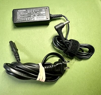 Cargador adaptador de corriente alterna original OEM Toshiba para computadora portátil PA5177U-1ACA  Foto 1 de 4