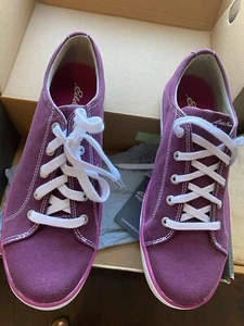 Eddie Bauer women’s 11 Chroma Canvas Casual Sneaker Wineberry/orchid New Box - Picture 1 of 5