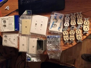 LANDLORD / HANDYMAN LOT 15 RECEPTACLE COVER 7 DUPLEX GROUND RECEPTACLES ++++++++ - Picture 1 of 3