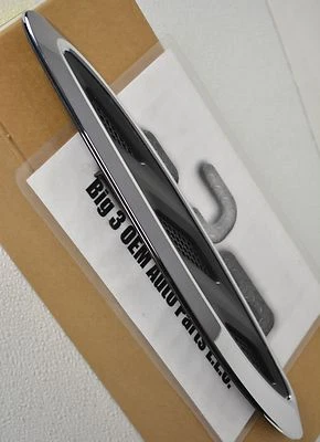 Buick Enclave 2013-2016 diestro capó lateral pasajero adorno bisel nuevo OEM 23142430 Foto 1 de 3