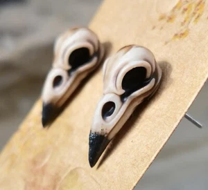 3D Printed Raven Bird Skull Stud Earrings Stainless Steel Resin Bone Gothic Punk - Picture 1 of 10