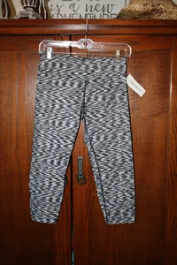 Calvin Klein, Women's black/white work out capris, Small, NWT - Picture 1 of 4
