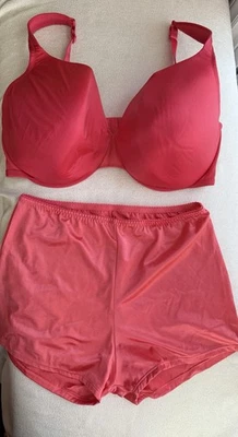 Nuevo sin etiquetas Camiseta Sujetador Cacique UW Coral Rosa Rojo 42DDD y Boyshort 3X Conjunto Vassarette Foto 1 de 4