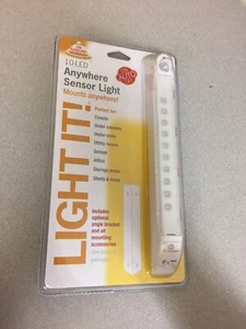 Fulcrum Light It! White Battery Powered LED Undercabinet Light 65 lm - Picture 1 of 2