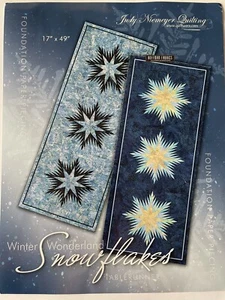 Runner da tavolo Judy Niemeyer Winter Wonderland fiocchi di neve carta con carte - Foto 1 di 3