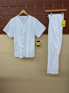 New Wink White Solid Scrubs Set With XL Top & XL Pants NWT! - Picture 1 of 1