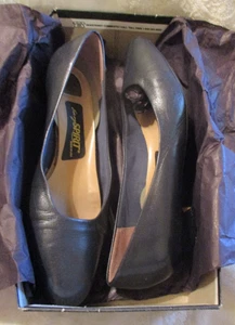 Easy Spirit~Ladies Leather Navy Blue Slip-On Shoes~Size 8B~Pre-Owned - Picture 1 of 12