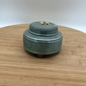 Vintage Aluminum Musical Powder Trinket Box Footed "some Enchanted Evening" - Picture 1 of 4