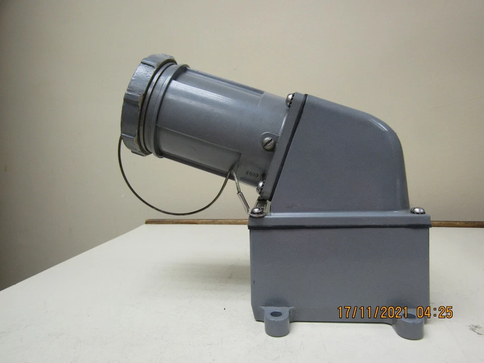 RUSSELLSTOLL 60A 250V/600VAC PIN Y MANGUITO RECEPTÁCULO - 7324-78 - USADO Foto 1 de 4