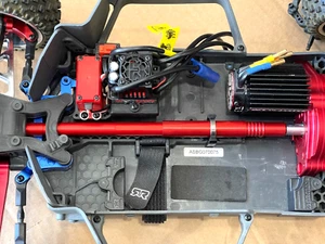 Aluminum Center CVD Driveshaft W/ Spring Arrma TYPHON 4x4 3s BLX Red - Picture 1 of 3