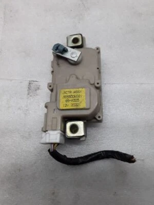 Actuador de cierre de vidrio para ventana de puerta levadiza trasera 2002 Infiniti QX4 2xS-131P Foto 1 de 3