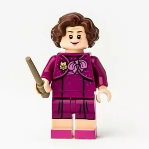 Nueva figura LEGO Professor Dolores Umbridge, minifigura del vestido magenta - 75967 (hp235) - Imagen 1 de 3