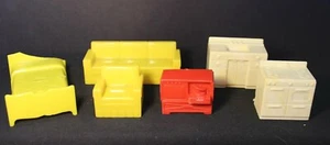 Vinatge - 1960/70 Doll House Furniture Lot - Yellow, Tan and Red - Picture 1 of 6