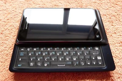 20x Stück Restposten Motorola Milestone 2 NEU OHNE Akku Handy Konvolut Posten - Bild 1 von 4