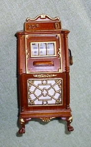 schöner, ausgefallener Spielautomat, Miniatur 1:12 Puppenhaus - Bild 1 von 8
