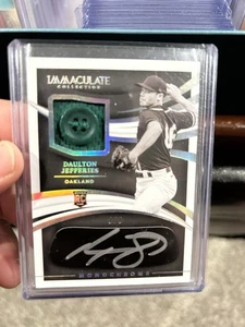 2021 Panini Immaculate Monochrome Autograph Relics Daulton Jefferies 6/6 Button - Picture 1 of 2
