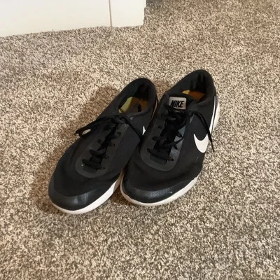 Nike Flex Experience RN 7 Negro Blanco Para mujeres Talla 6 Zapatos para Correr Usados Foto 1 de 4