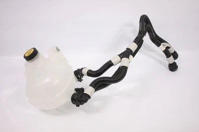 Rivian R1T OEM Coolant Tank Reservoir & Coolant Hoses PT00001714-G - Immagine 1 di 4