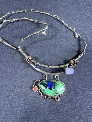 Collar hecho a mano de plata de ley con azurita-malaquita, cornalina y calcedonia Foto 1 de 4