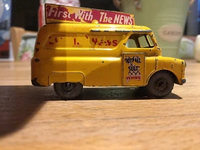 Vintage Matchbox Bedford CA Van Evening News in Yellow model No 42a c 1957 on - Image 1 of 4