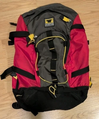 Mountainsmith Approach 2500 Hiking backpack 22" x 16" x 5" water pack red - Image 1 of 4