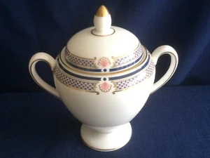 Wedgwood Waverley tall lidded sugar bowl - Picture 1 of 3