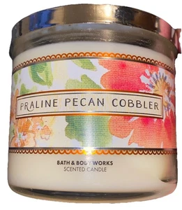 NEW Bath & Body Works PRALINE Pecan Cobbler LARGE 3 Wick Candle - Picture 1 of 3