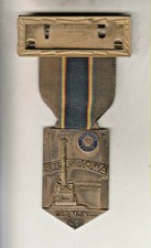 1937 PIN /MEDAL/RIBBON - 19th ANNUAL AMERICAN LEGION CONVENTION - DES MOINES IA