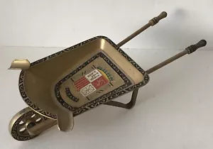 VINTAGE Carriola Metallo Cenere Ottone Spagna Spagna Bandiera Nazionale Souvenir - Foto 1 di 5
