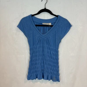 DKNY Womens Y2K Baby Blue Short Sleeve Knit Smocked Baby Doll Tee Sz Petite Sm - Picture 1 of 17