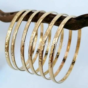 New Beautiful 7 PCs. Set Hammered Brass Stacking Thin Sparkly Bangle Bracelets - Picture 1 of 3